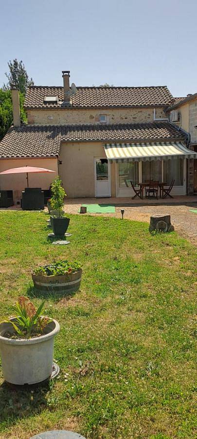 Location de vacances pour 5 personnes, avec Terrasse et Jardin à Saint-Pierre-de-Buzet