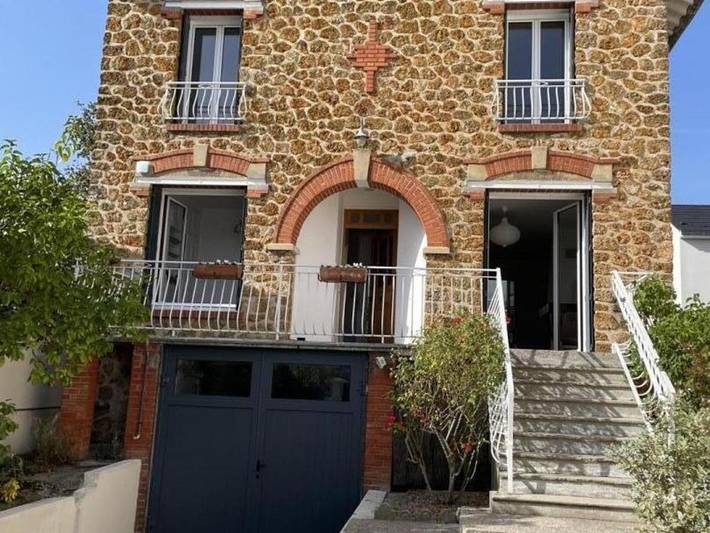 Location de vacances pour 7 personnes, avec jardin à Carrières-sur-Seine
