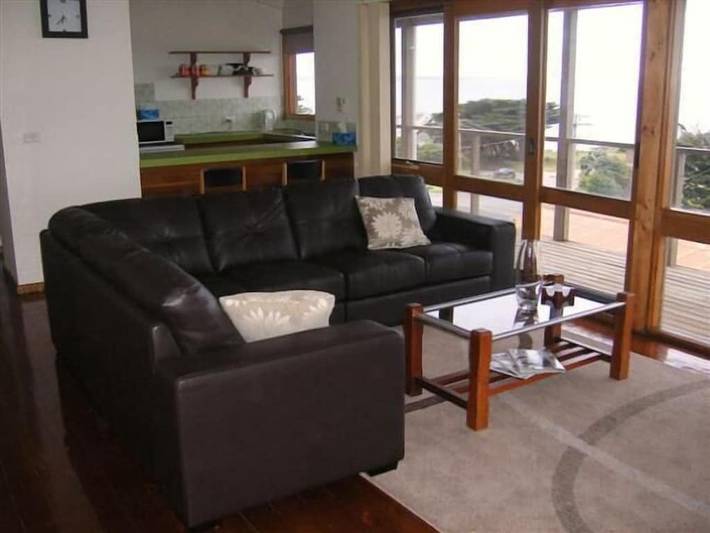 Holiday home for 12 people, with balcony in Lorne