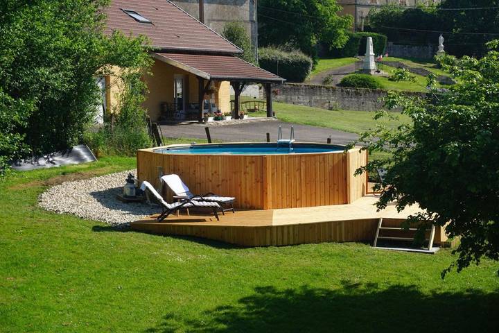 Location de vacances pour 2 personnes, avec vue ainsi que jardin et piscine à Dampierre-sur-Salon - 2