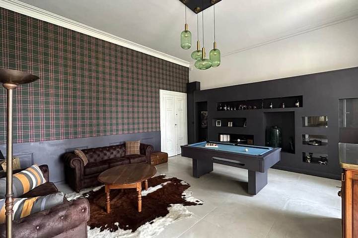 Gîte pour 34 personnes, avec jacuzzi et jardin à Saint-Geniès-des-Mourgues - 2