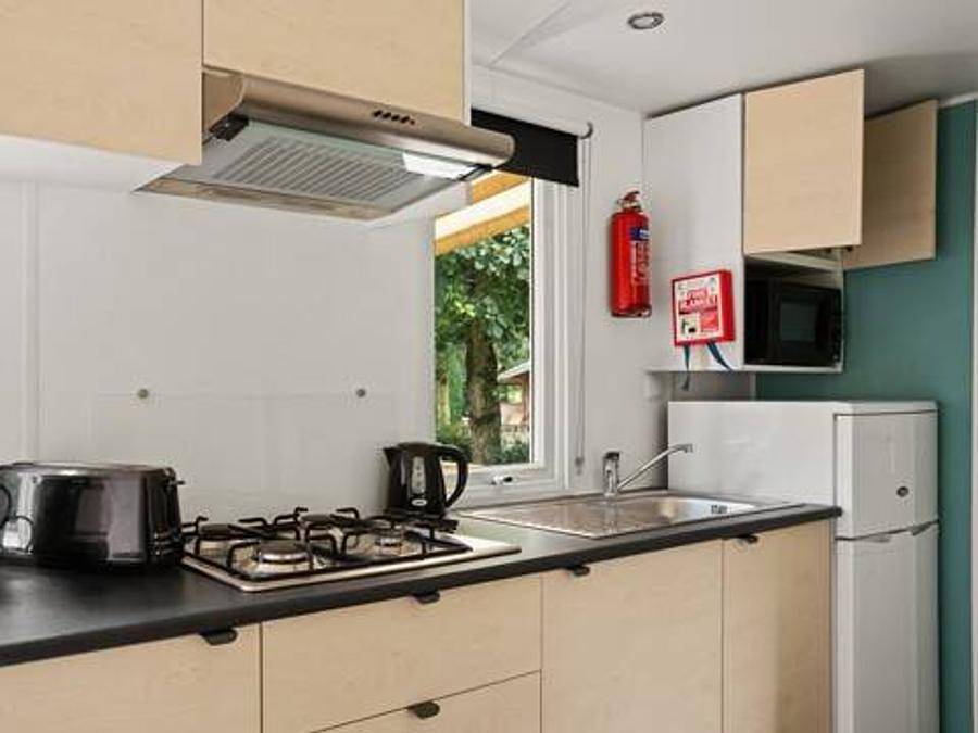 Camping La Nouzarède - Mobilhome 4 personnes - Comfort | 2 Ch. | 4 Pers. | Terrasse surélevée in Joyeuse, Parc naturel régional des Monts d'Ardèche