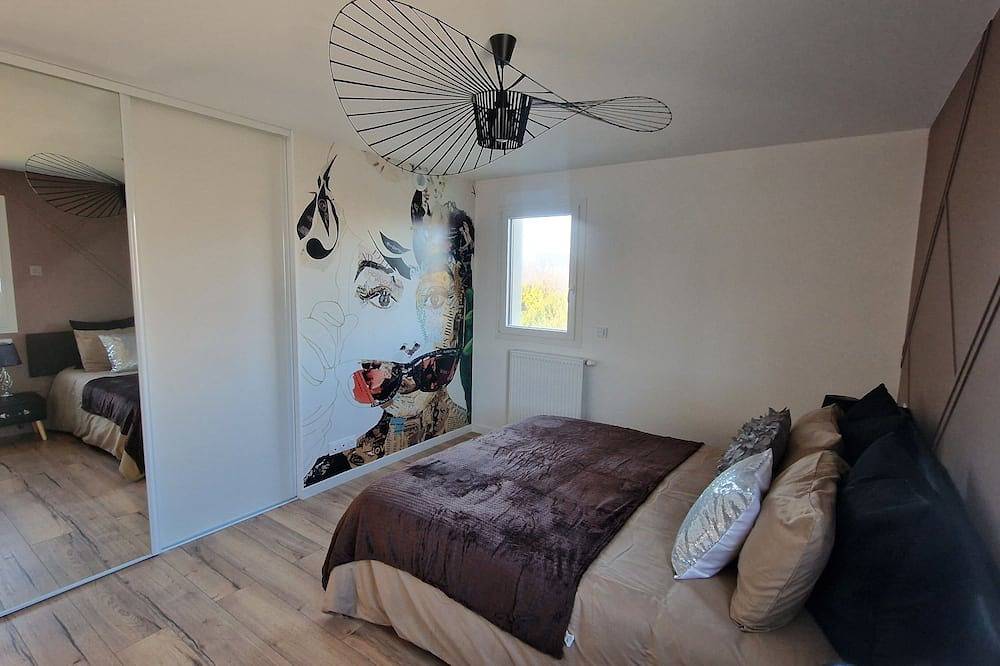 Villa mit Pool und jacuzzi 50 Meter vom Meer entfernt in Bretteville-sur-Ay, Coutances und Umgebung