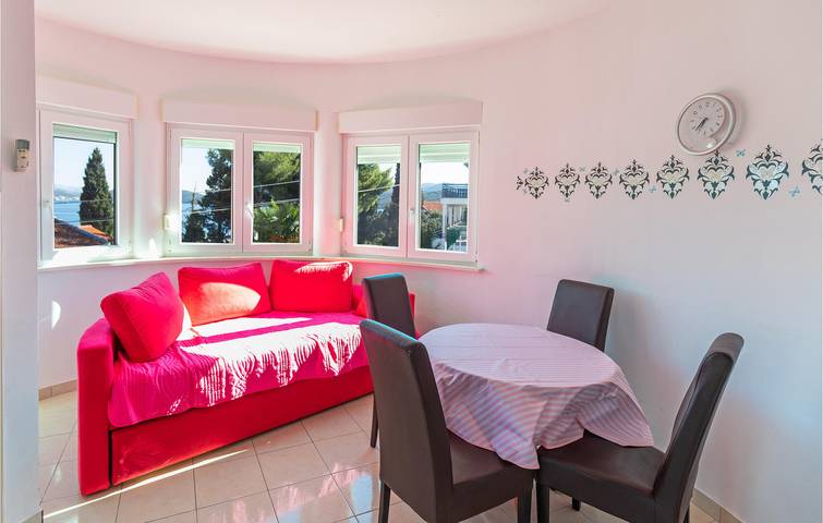 Ganze Ferienwohnung, Apartment mit Meerblick, Terrasse, WLAN und Parkplatz – 1,5 km zum Strand in Klek, Dubrovnik-Neretva