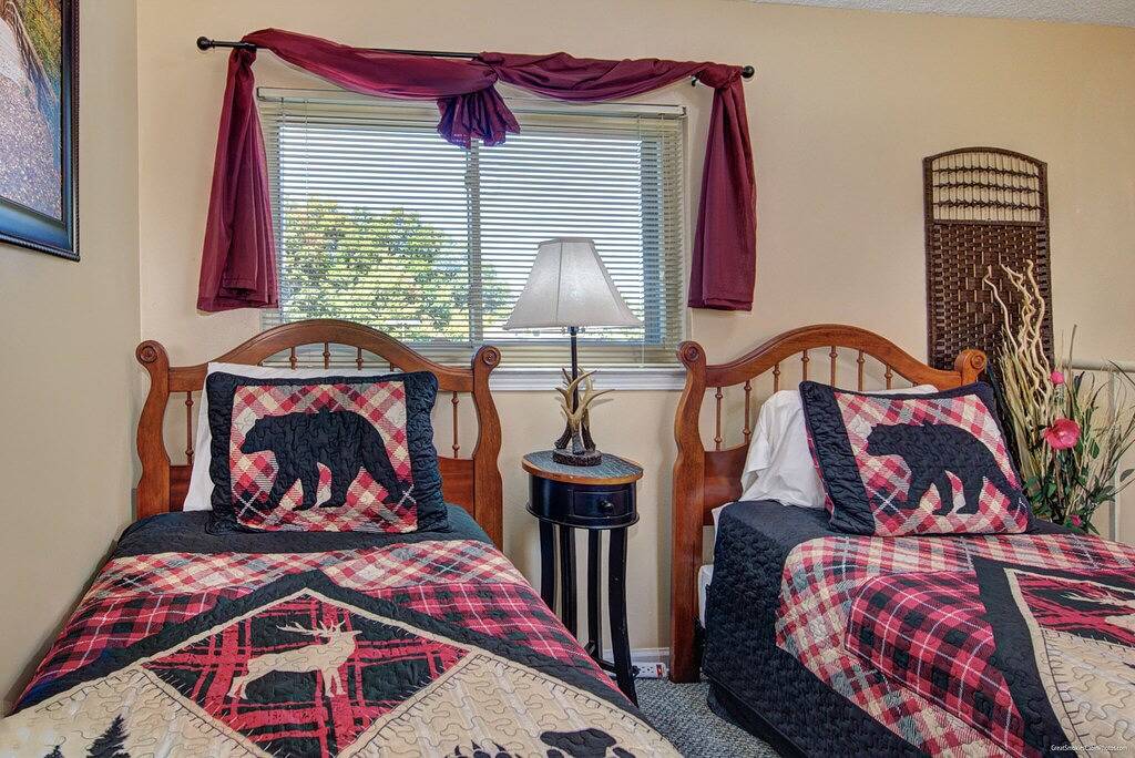 Ganze Wohnung, Bear Cub Vista, Mtn Retreat mit Blick auf die Skipiste! Whirlpools, Sauna 55 \"Tv Wifi in Gatlinburg, Sevier County