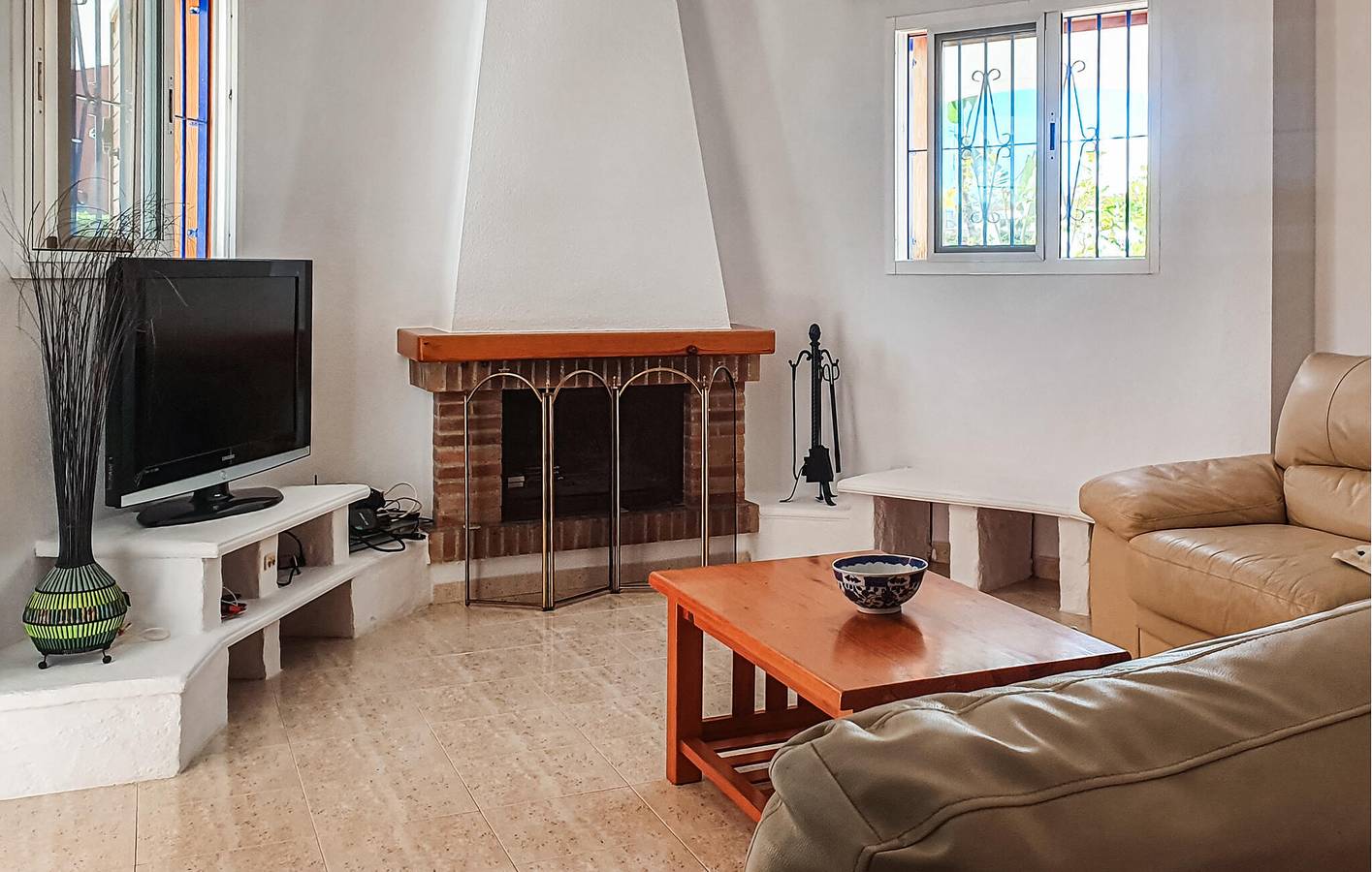 Vera Playa Apartment with Pool, Wifi & Grill - 600m to Beach in Playas de Vera, Vera