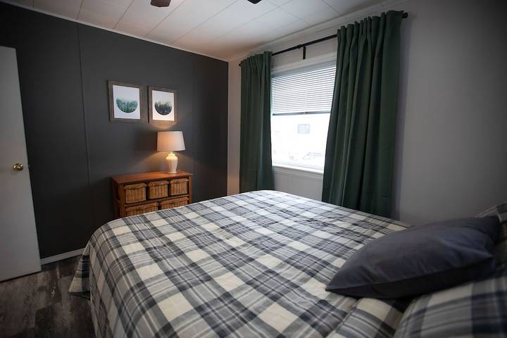 Vacation rental for 5 people, with terrace and garden as well as hot tub in British Columbia