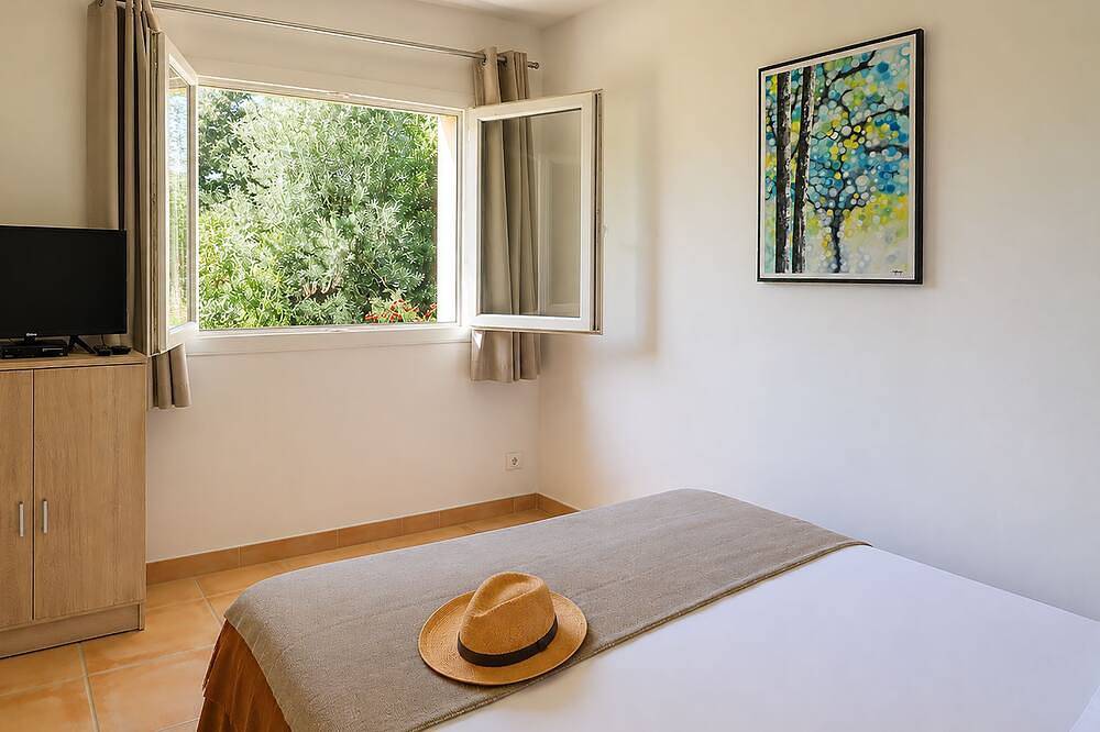 Appartement entier, Porto-Vecchio , T2 indépendant dans villa, terrasse couverte, jardin, clim, Wifi in Porto-Vecchio, Arrondissement de Sartène