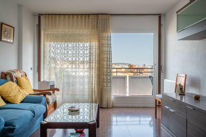 Appartement entier, At081 Atlàntic: Appartement de 3 chambres à 12 minutes à pied de la plage d'Els Muntanyans. Il dispose de la climatisation, d'une piscine et d'un parking. in Torredembarra, Costa Dorada