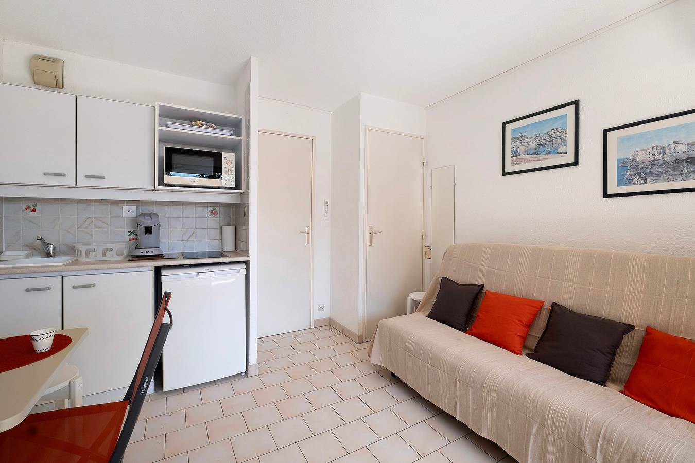 Studio 'L'oasis' met gedeeld zwembad, privéterras en airconditioning, foto 10