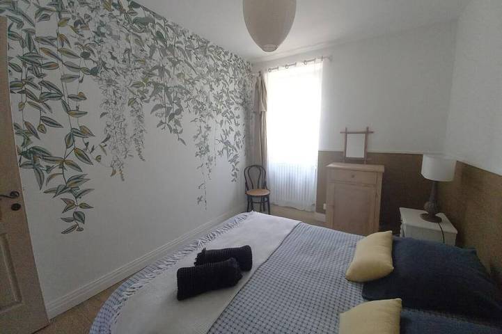 Location de vacances pour 4 personnes, avec piscine et jardin à Chânes - 3