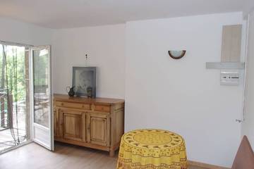 Gîte pour 2 personnes, avec terrasse à Bagnols-en-Forêt