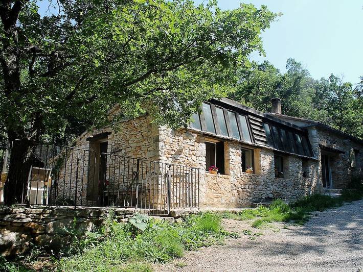 Location de vacances pour 4 personnes, avec Terrasse ainsi que Jardin et Piscine à Villars