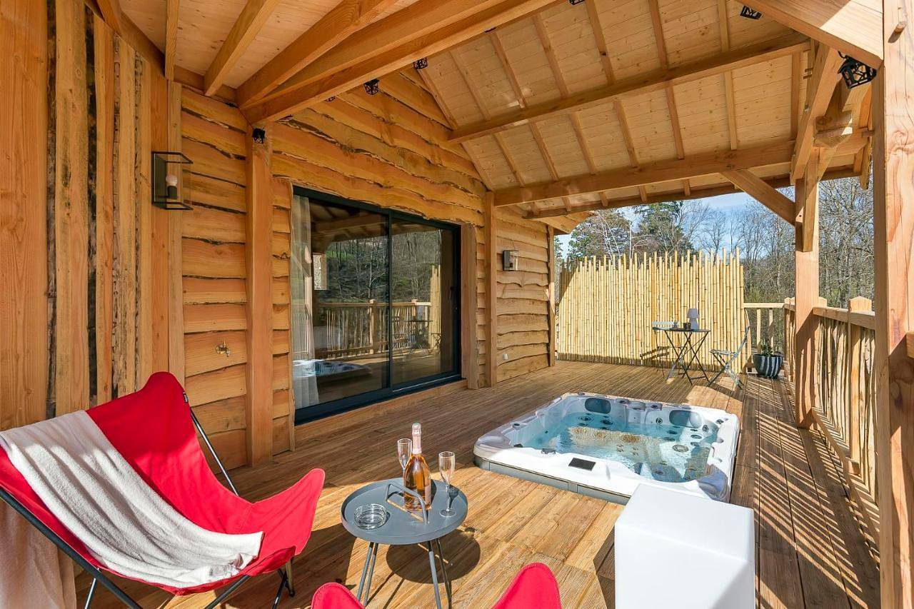 Suite with Hot Tub in Satillieu, Région de Tournon-sur-Rhône