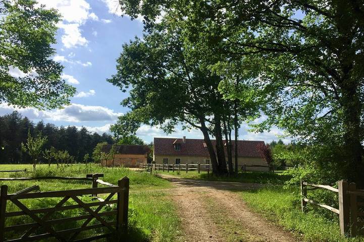 Location de vacances pour 8 personnes, avec jacuzzi et jardin dans Bazouges Cré sur Loir