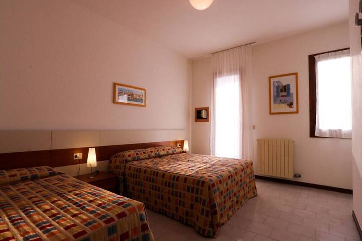 Villa mit pool für 8 Personen, mit Balkon und Garten sowie Pool in Bibione - 2