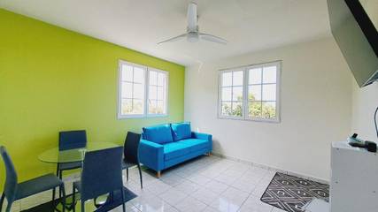 Gîte pour 2 personnes, avec balcon et vue dans Plage de Petite Anse