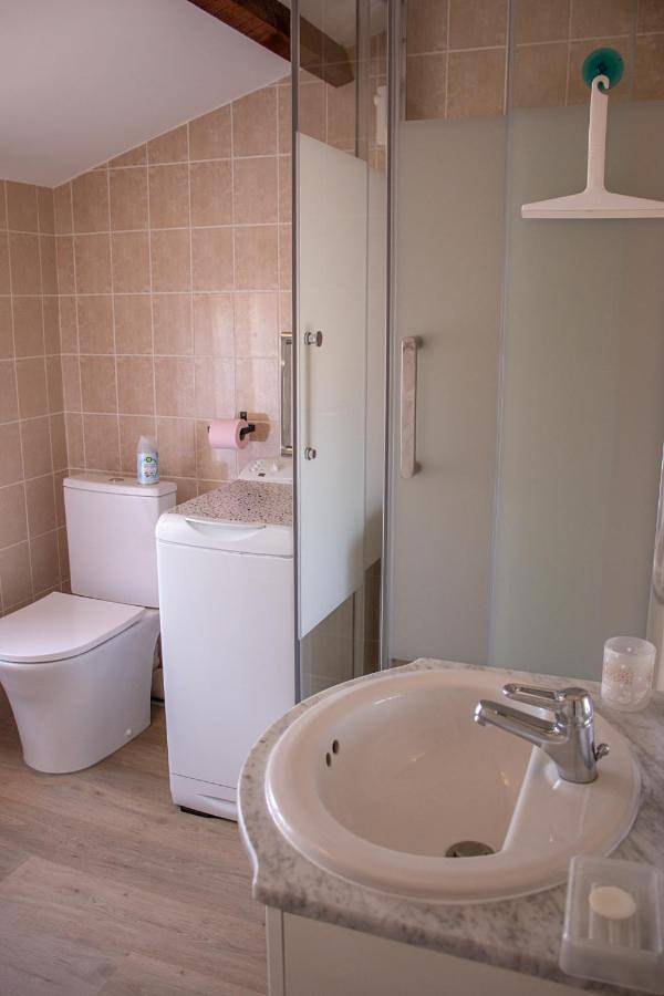 Appartement entier, One-Bedroom Apartment in Plan-d'Aups-Sainte-Baume, Côte méditerranéenne (France)