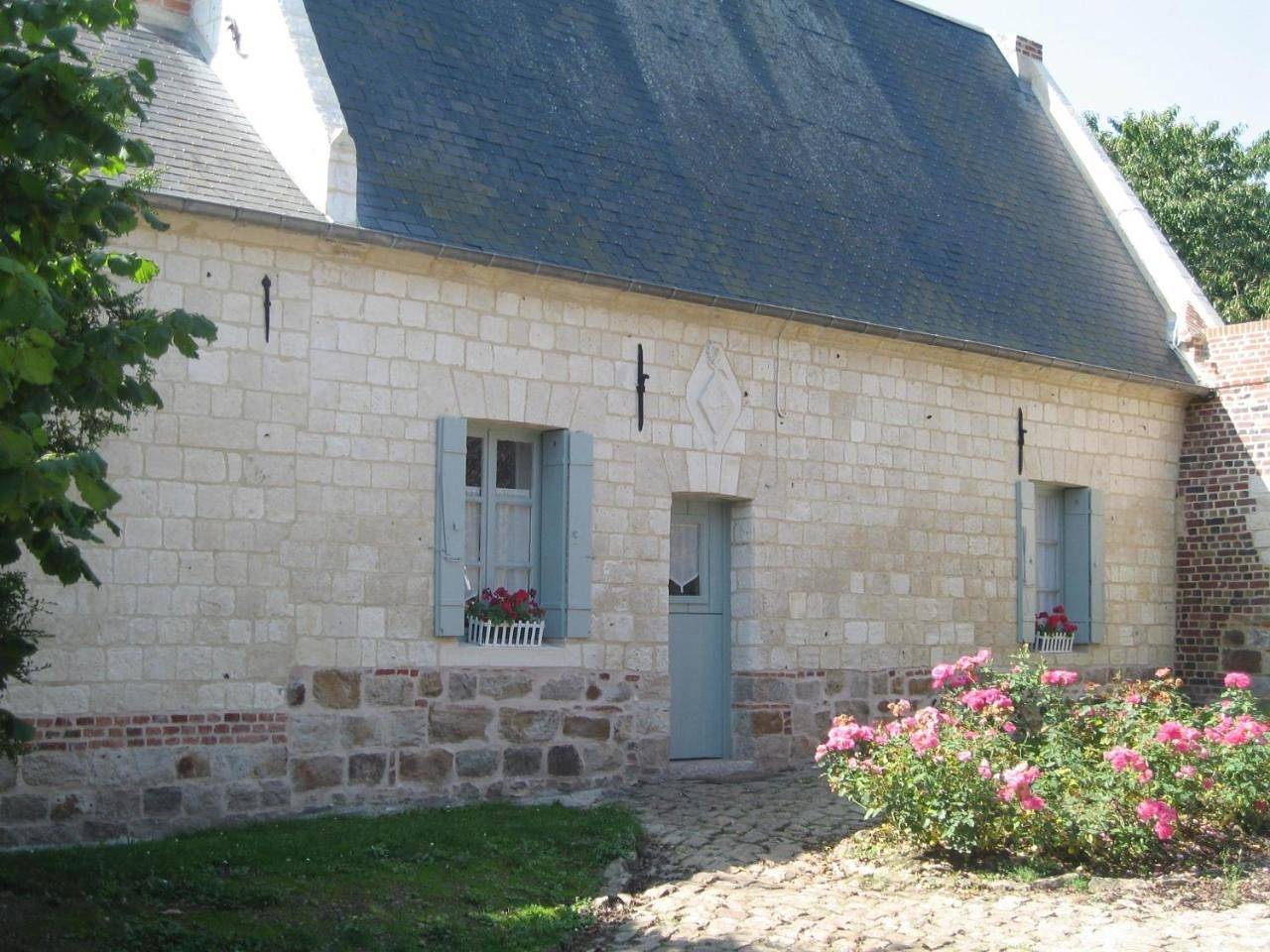 Three-Bedroom House in Étrun, Région d'Arras