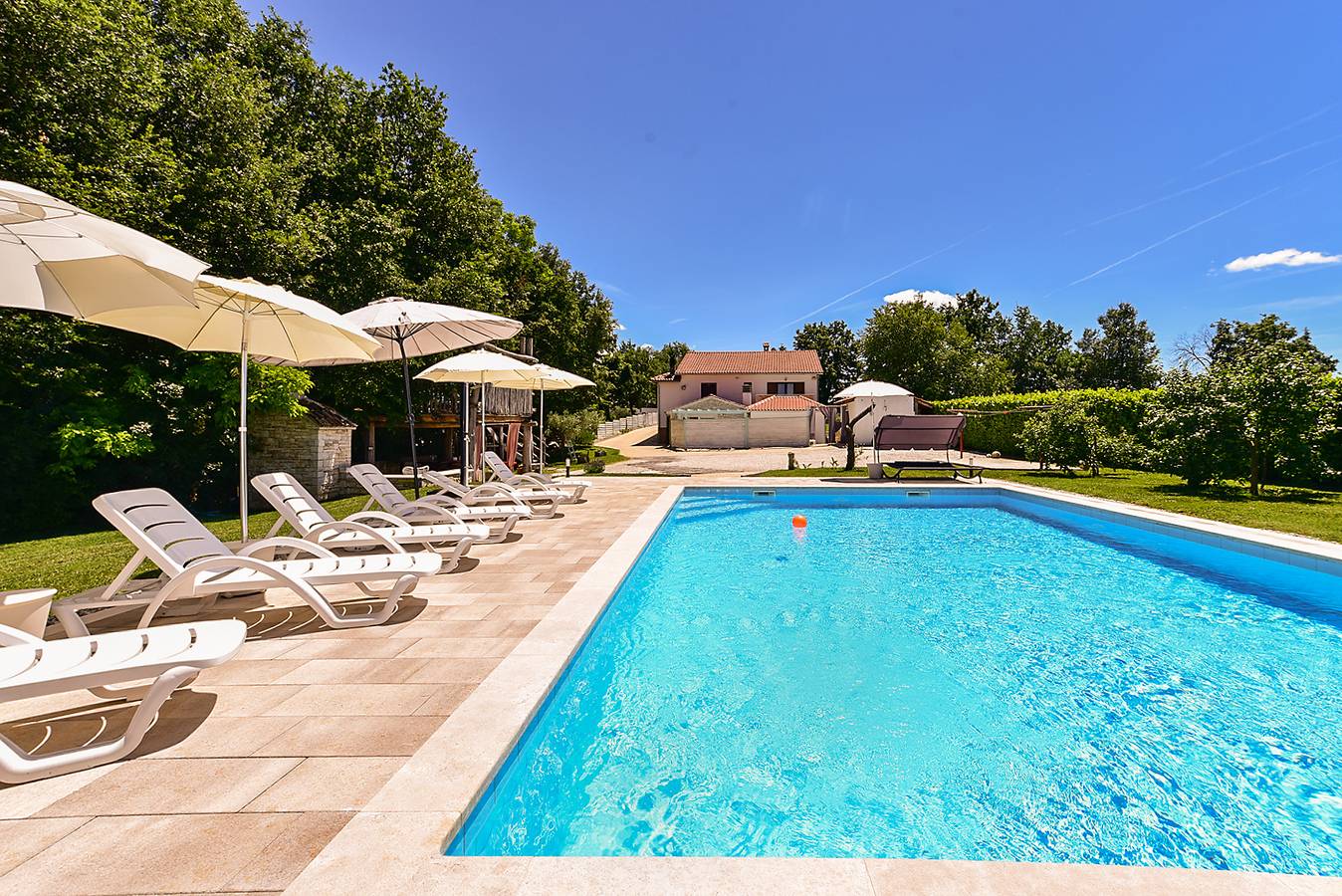Ganze Wohnung, Ferienwohnung für 8 Personen mit Pool in Žminj, Zentralistrien