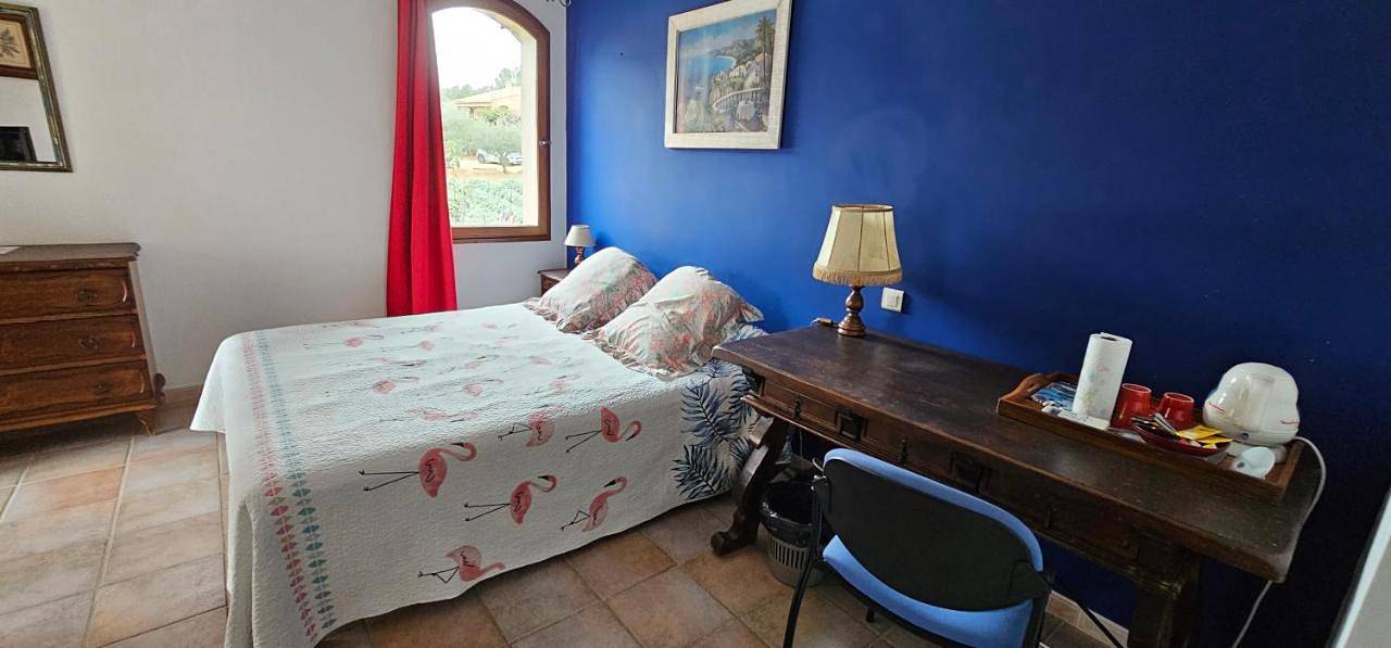 Double Room with Patio in Saint-Cyr-sur-Mer, Côte méditerranéenne (France)
