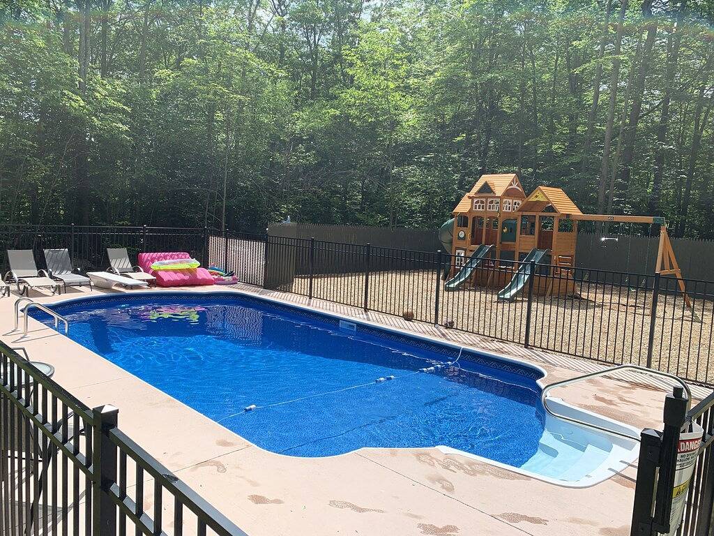 Secluded 4. 500sq ft. Jack Frost / Camelback / Outlets / Casino / Hottub / Spielraum in Blakeslee, Monroe County (PA)