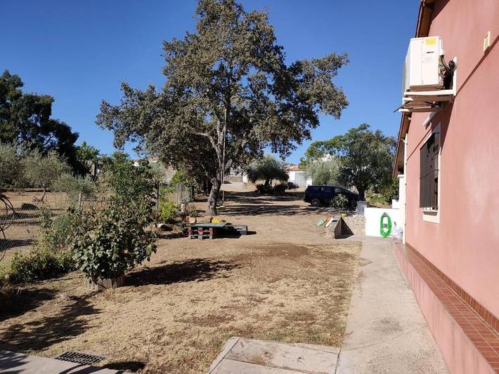 Casa rural para 8 personas, con piscina además de jardín y vistas, Se admiten mascotas en El Castillo de las Guardas - 3