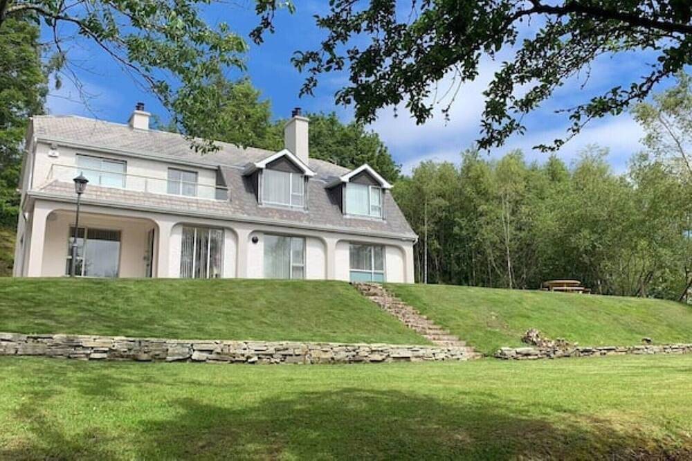★ Private & Peaceful | 5 mins to Donegal Town ★ in Donegal, County Donegal