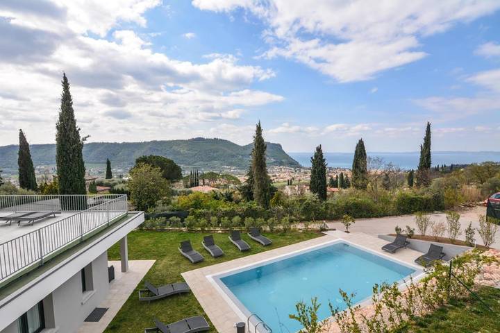 Casale per 5 persone, con Balcone e Terrazza nonché Giardino e Piscina al Lago di Garda