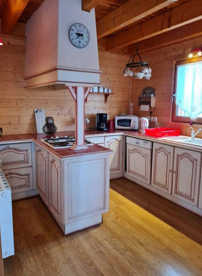 Chalet pour 6 personnes, avec balcon et jardin dans le Cantal - 3