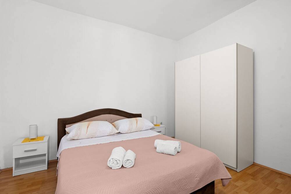 Holiday Home San by Villas Guide in Dalmatinisches Zagora
