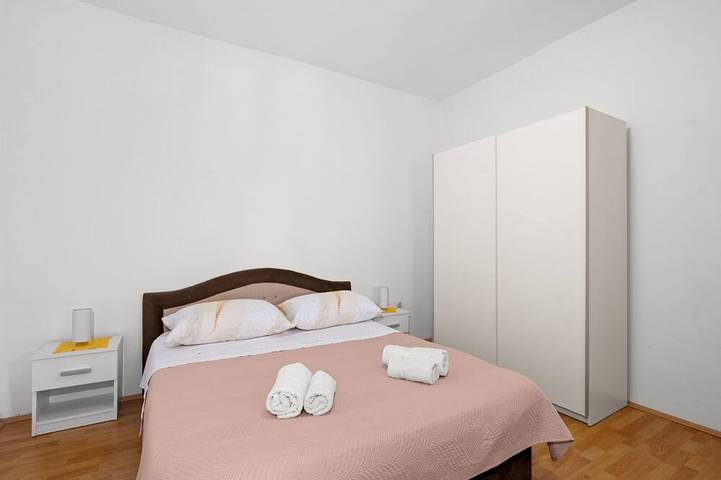 Holiday Home San by Villas Guide in Dalmatinisches Zagora