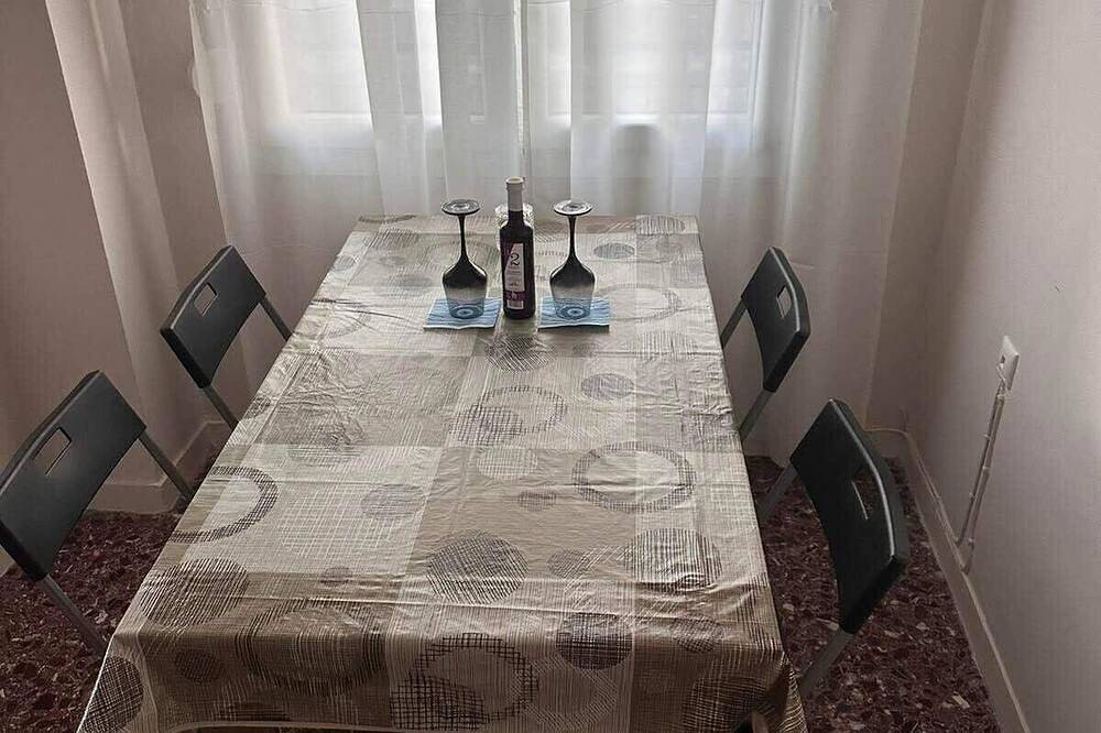 Ganze Wohnung, Agioi Theodoroi Beachview Chic Modern Apt in Agii Theodori, Korinthia