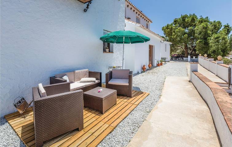 Casa rural para 6 personas, con jardín además de terraza y piscina en El Borge - 2