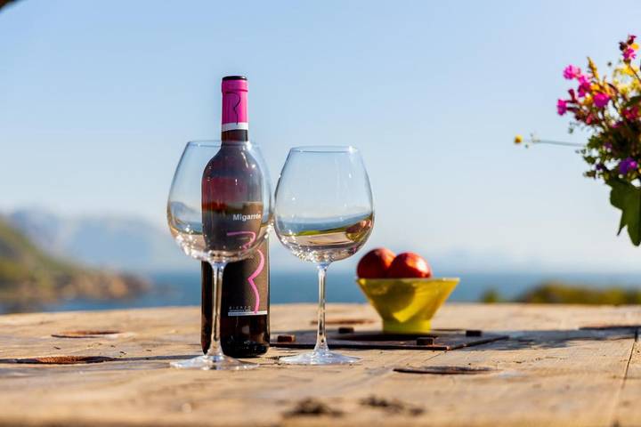 Gîte pour 6 personnes, avec vue ainsi que vue sur le lac et jardin dans Moskenes - 4