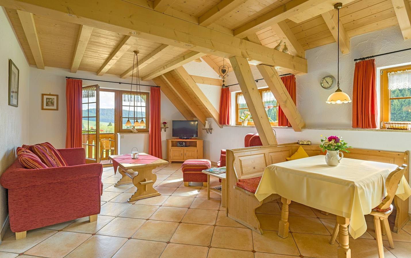 Ganze Wohnung, Ferienwohnung 'Fichte' mit Gemeinschaftsgarten, Balkon und Wi-Fi in Schwärzenbach (Titisee-Neustadt), Titisee-Neustadt