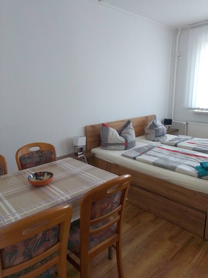 Ganzes Studio, Studio-Apartment 'Panoramablick' mit Balkon in Auerbach, Chemnitz und Umgebung