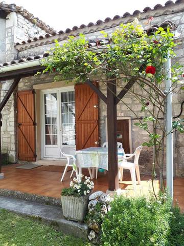 Gîte pour 4 personnes, avec terrasse à Lascabanes