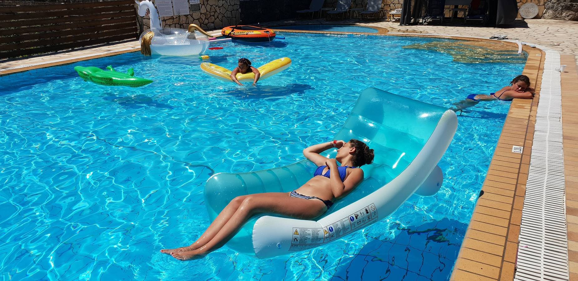 Poolfront Escape – Cabana 13 in Korfu
