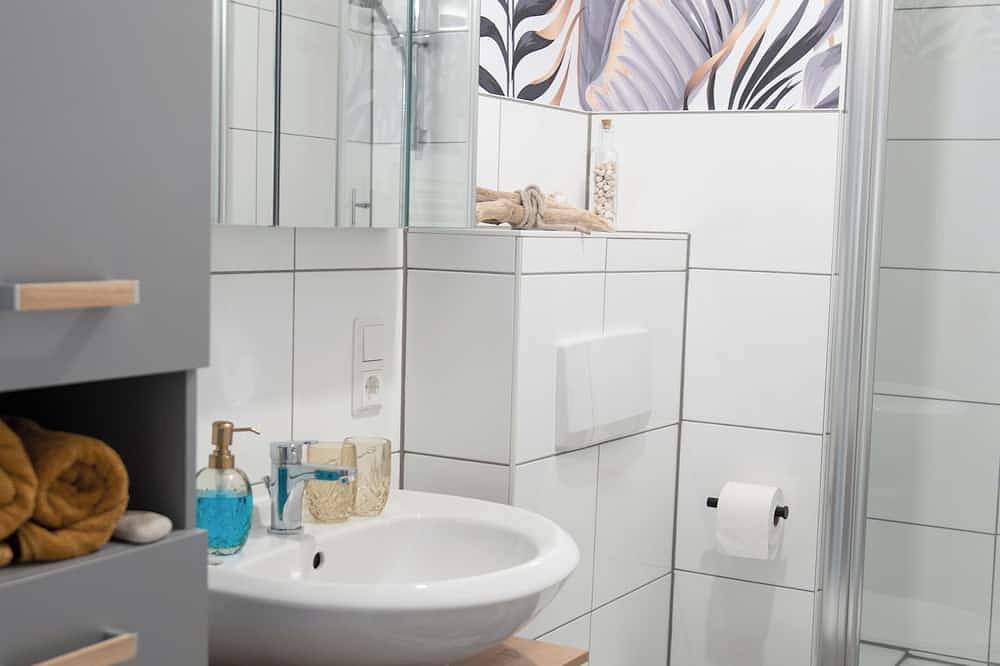 Entire apartment, Modern 1-room apartment near the train station, newly renovated, top furnishings in Rostock, Rostock and Surroundings