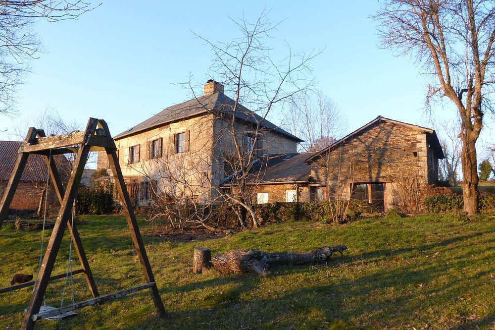Old-fashioned country house in Saint-Hilaire-Peyroux, Région de Tulle