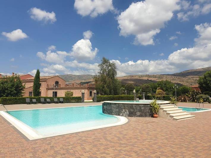 Gîte pour 2 personnes, avec Jardin ainsi que Piscine et Vue à Randazzo - 3