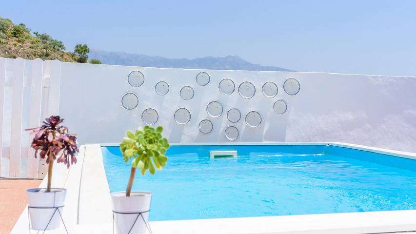 Villa für 2 Personen, mit Whirlpool und Balkon/Terrasse sowie Pool in Málaga Provinz - 2