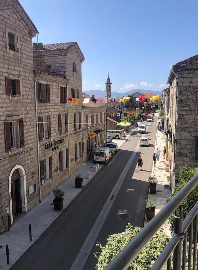 Gîte pour 5 personnes, avec Balcon ainsi que Terrasse et Vue à Levie