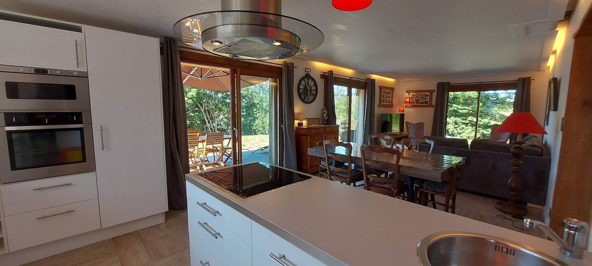Morzine: panoramic, south-facing, comfortable chalet in Morzine, Les Portes du Soleil