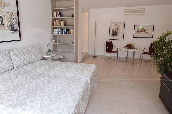 Luxusvilla mit privatem Pool an der Costa Brava in Palau-saverdera, Oberampurien