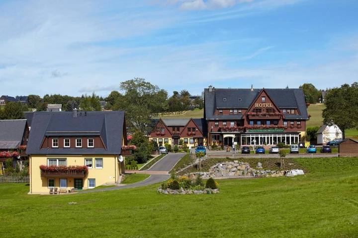 Hotel für 4 Personen, mit Balkon und Terrasse sowie Garten und Sauna
