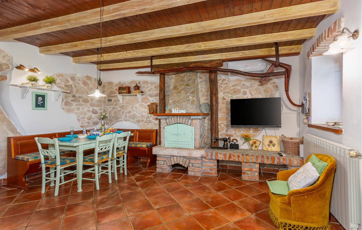 Gemütliche 2-Zimmer-Wohnung mit Terrasse, in der Nähe des Stadtzentrums von Kras in Gostinjac, Krk