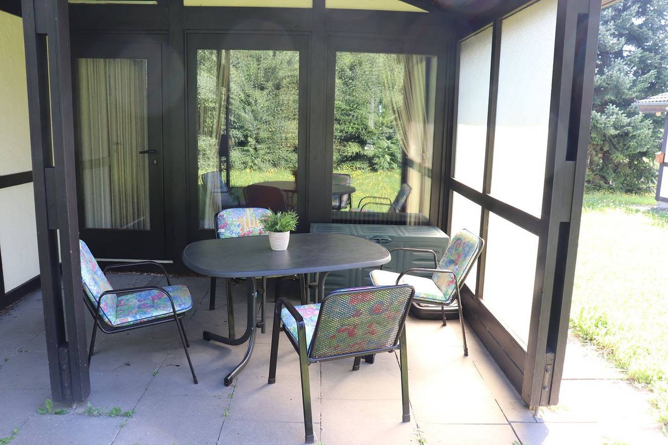 Voll ausgestattetes Ferienhaus "Robinson Crusoe" Nr.77 mit überdachter Terrasse in Waldbrunn, Neckar-Odenwald-Kreis