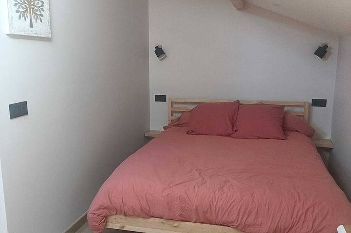 A spacious and bright modern duplex in the countryside, in a quiet setting surrounded by nature in Chirens, Isère
